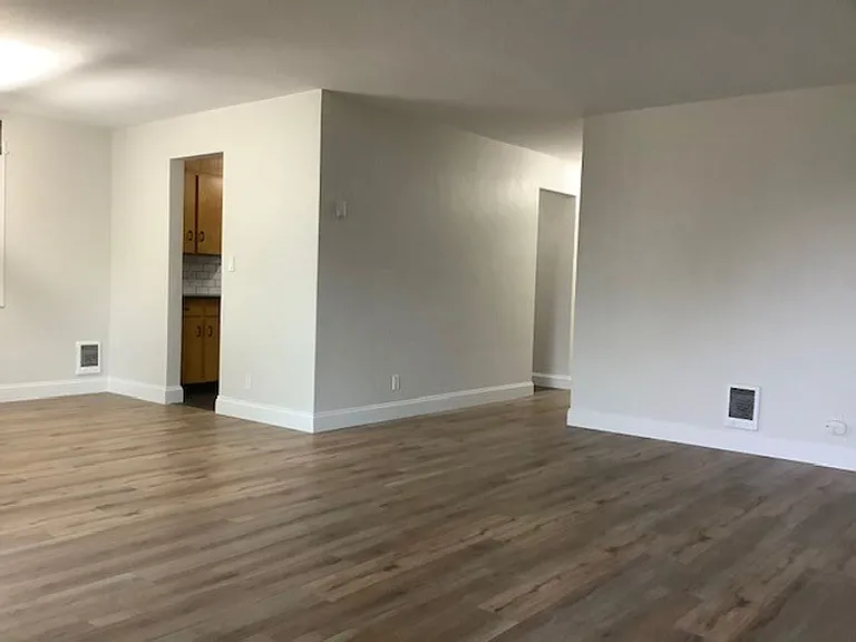 955 Exchange St — Photo 13