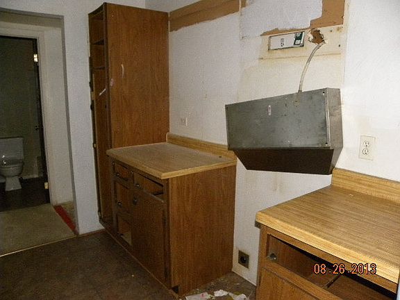 5th image of 801 Brook Dr APT 4