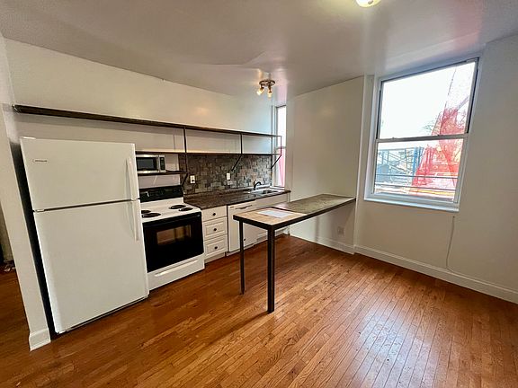 5th image of 841 Sterling Pl #2