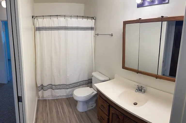 1050 Beryl St #C — Photo 16