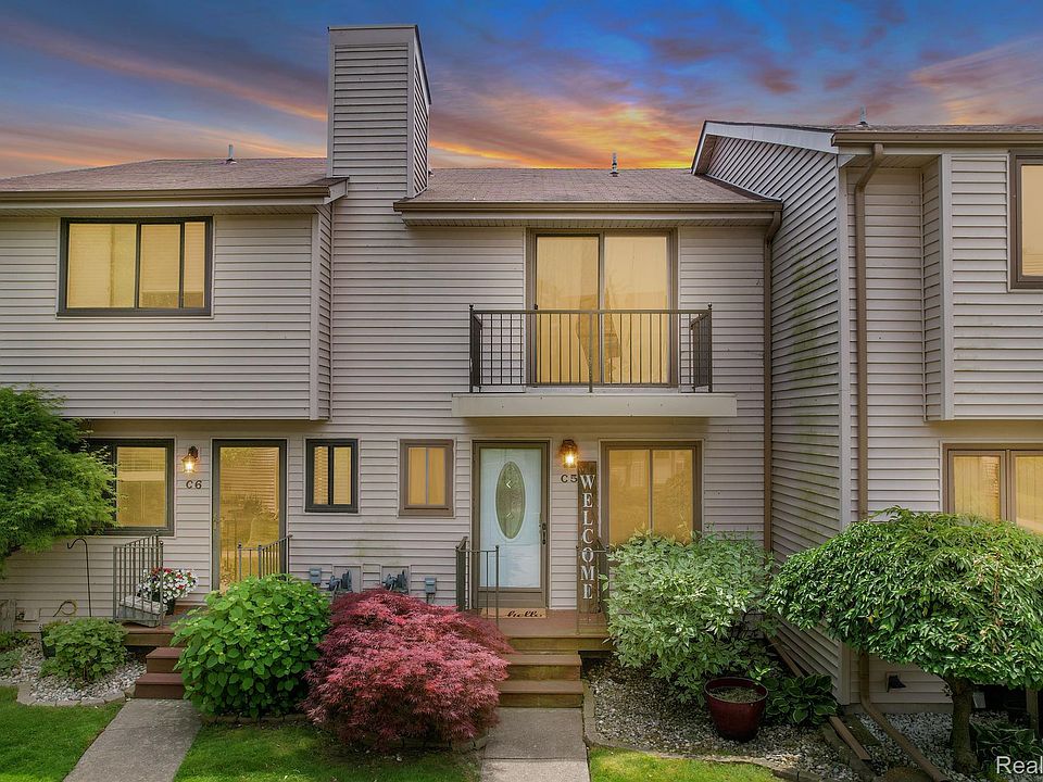 1st image of 50656 Jefferson Ave #C5