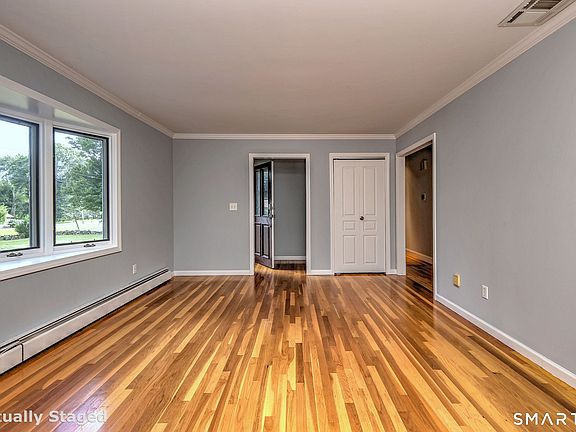 5th image of 430 Sheldon Court