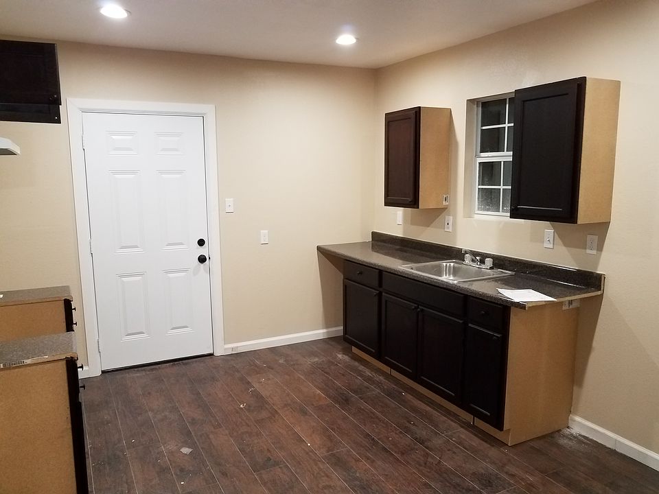 2nd image of 1242 Leal St