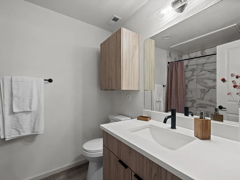 Desert Commons East — Photo 11