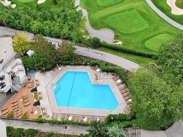284 Mill Rd #B1 — Photo 28