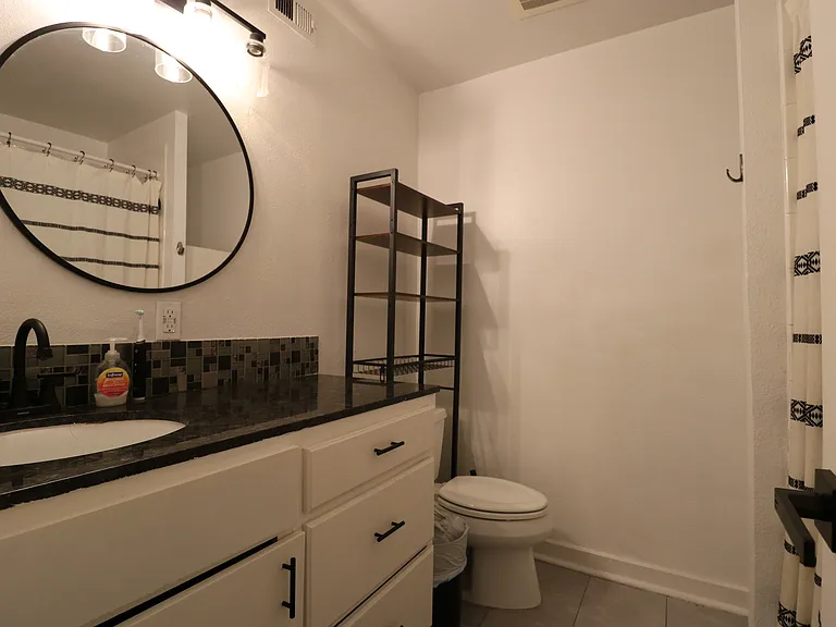2200 Dickson Dr #124 — Photo 13