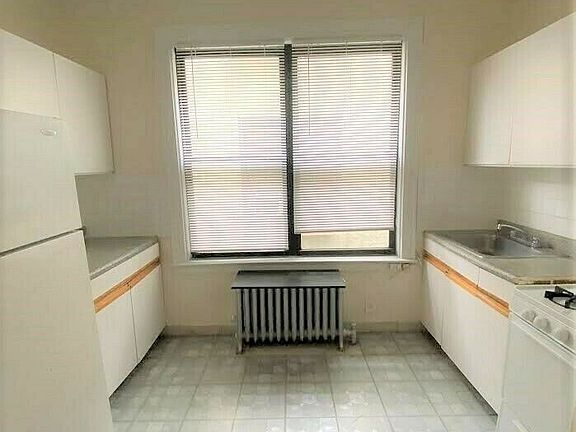 2nd image of 31-61 33rd St #2