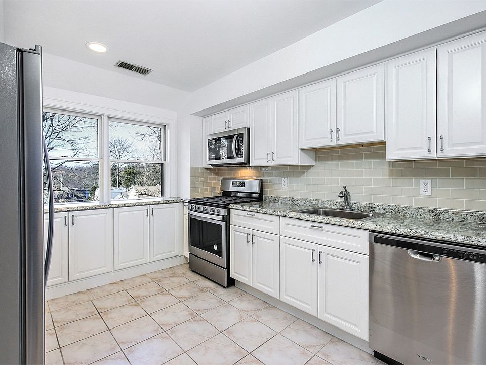 551 Westchester Ave Rye Brook, NY ( 18 of 19 ).jpg