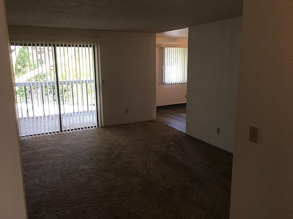 5th image of 1424 NE 140th Ave APT G