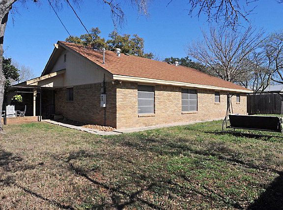 3rd image of 217 W Tanglewood Dr