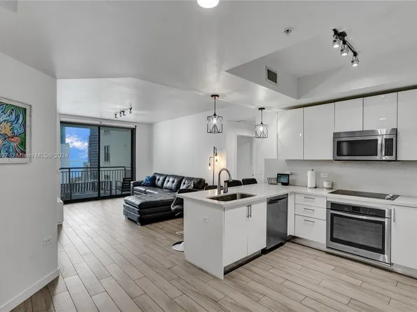 999 SW 1st Ave APT 1807, Miami, FL 33130