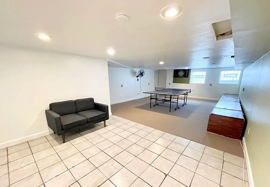 4 bed, $2,200 — Photo 3