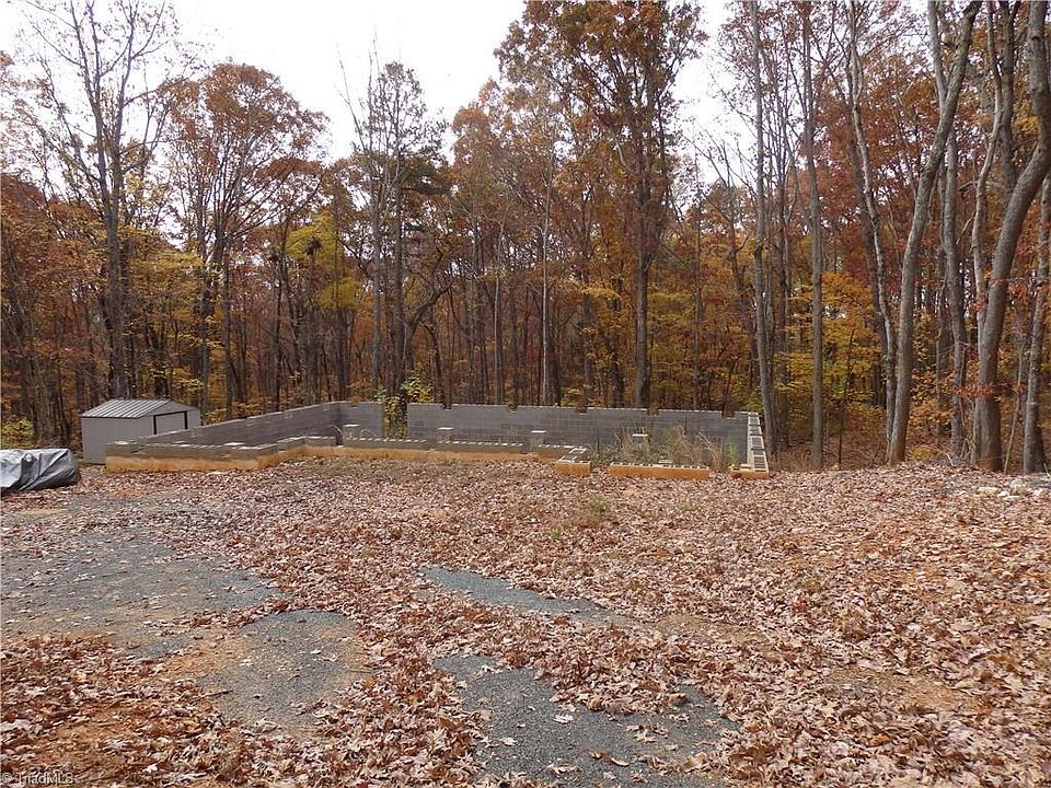1st image of 617 Horse Mountain Dr
