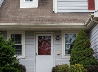 252 Hyde Park Rd, Somerset, NJ 08873