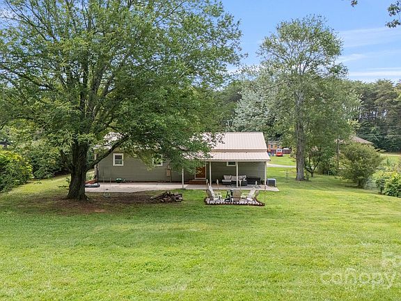 3rd image of 3980 English Oak Dr