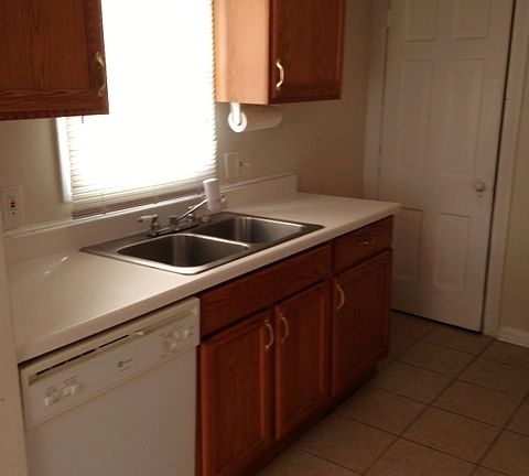 Kitchen with dishwasher