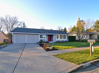 11720 SW Robbins Dr, Beaverton, OR 97008