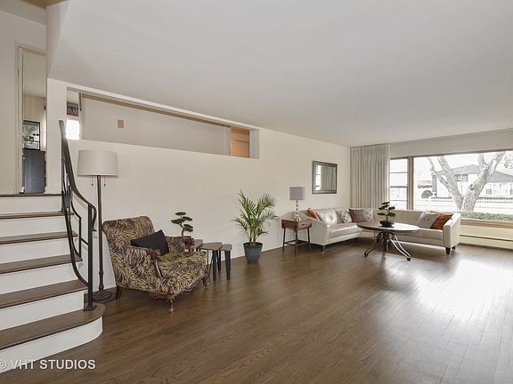 3rd image of 131 N Waterman Ave