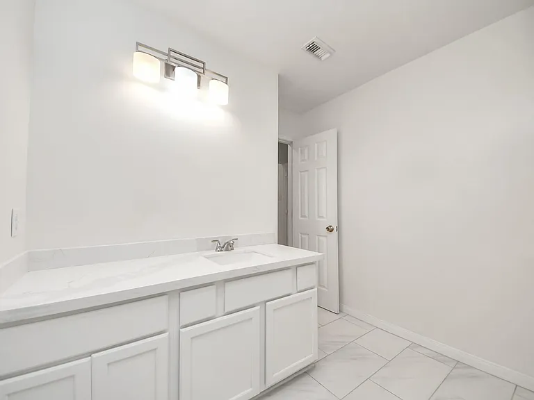 3046 Texas Oak Dr — Photo 9