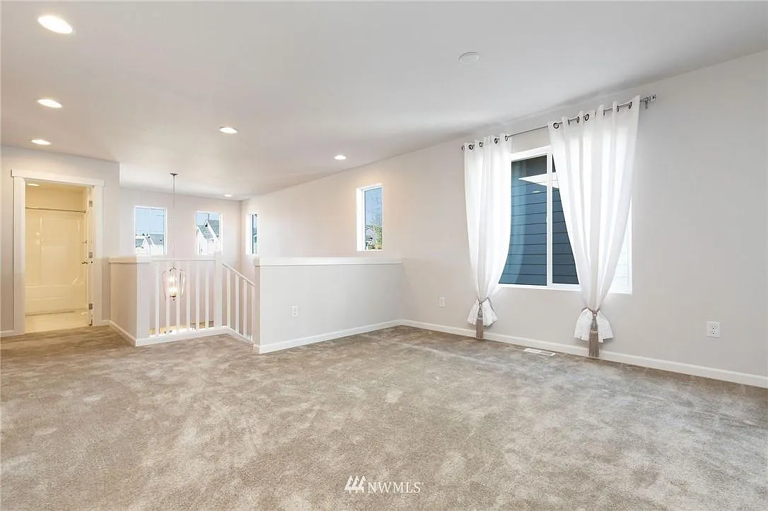 7904 17th St SE — Photo 2