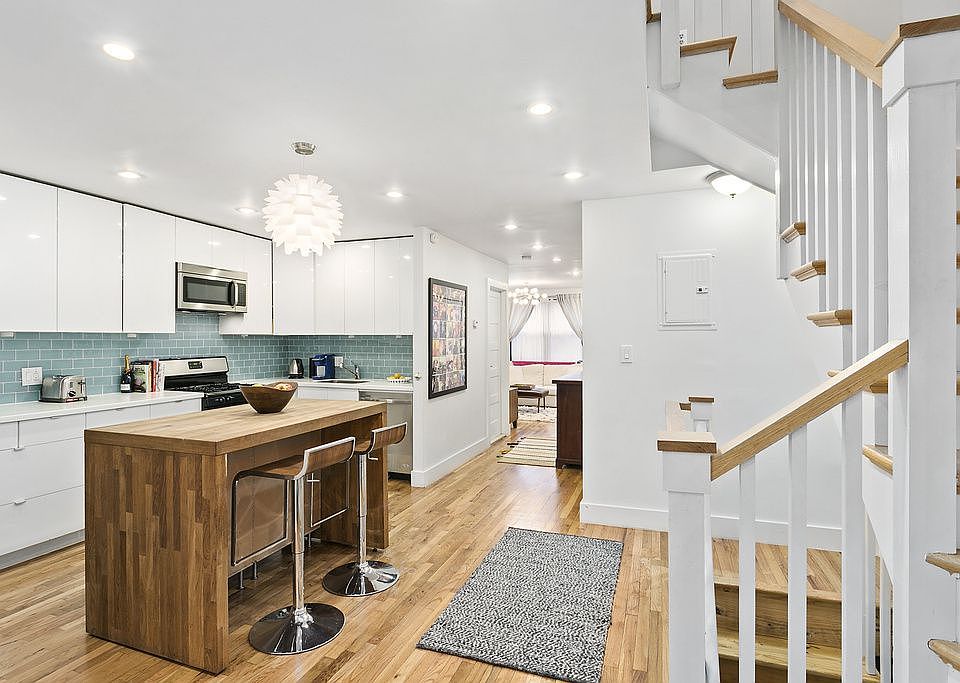1st image of 146 Sackett St