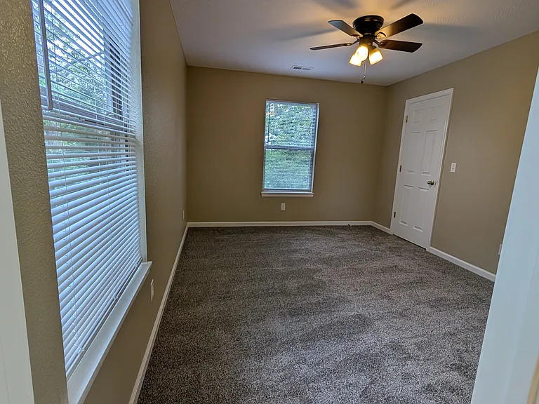 237 Pickett Ridge Ct — Photo 16