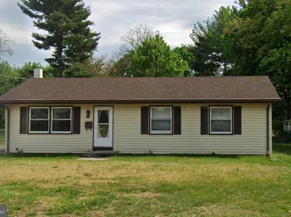 164 W Chestnut St, Clayton, NJ 08312