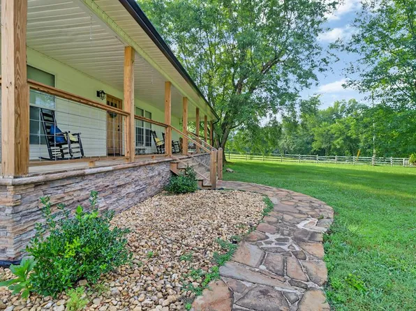 1754 Glenobey Rd, Jamestown, TN 38556