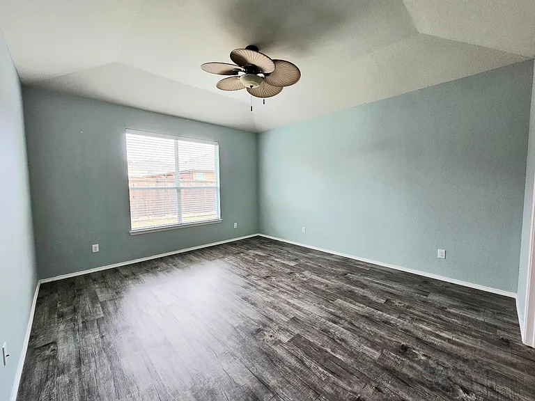 3905 Polar Brook Dr — Photo 10