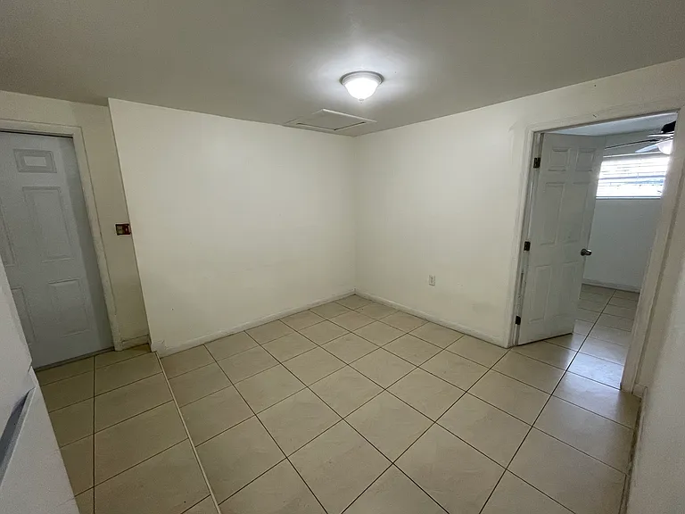 7212 NW 4th St #C — Photo 3