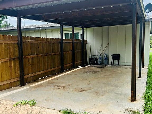 3rd image of 2548 Culver Ave