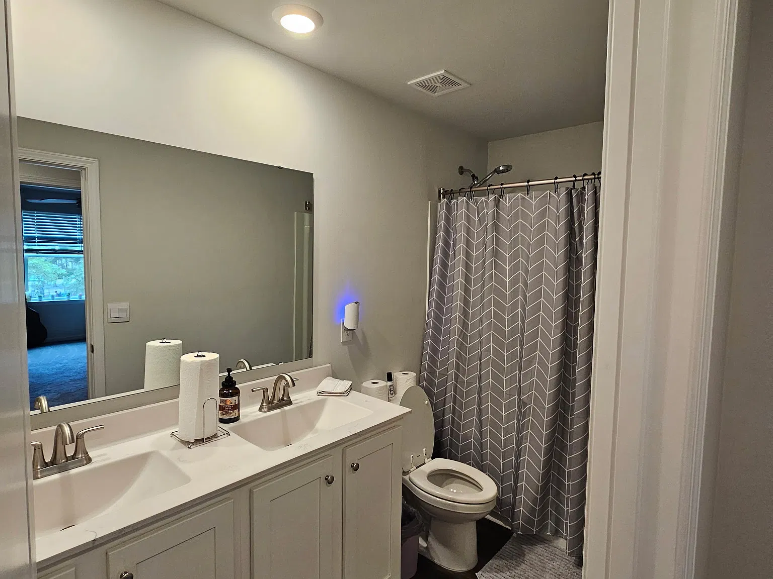 3 bed, 2.5 bath, 1492 sqft, $2,500 — Photo 2