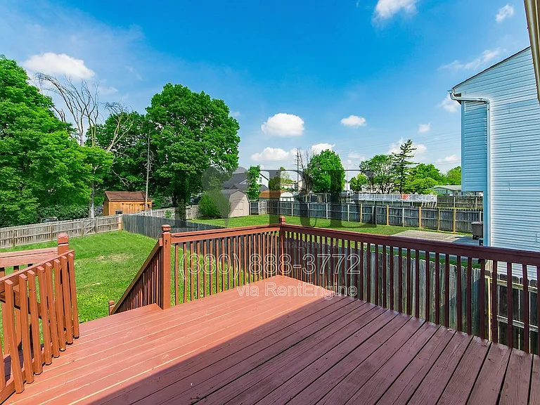 1433 Tall Meadows Dr — Photo 15