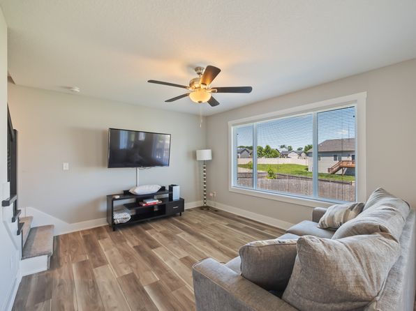 2382 Shadow Creek Cir