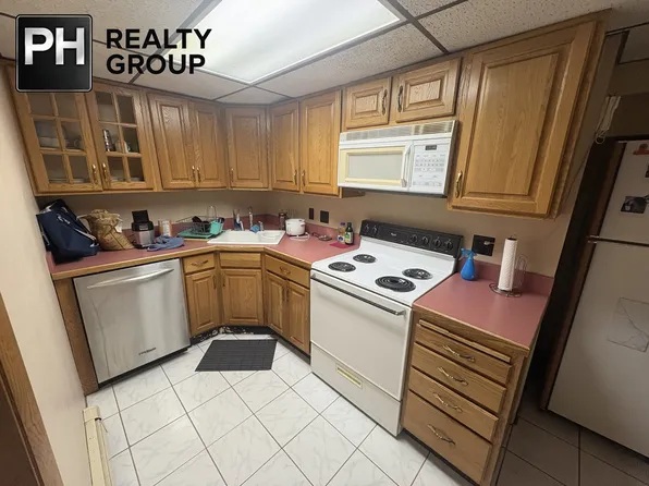 50 Cushing Ave #G, Belmont, MA 02478