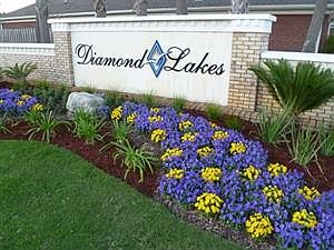Located in Destin's prized Diamond Lakes