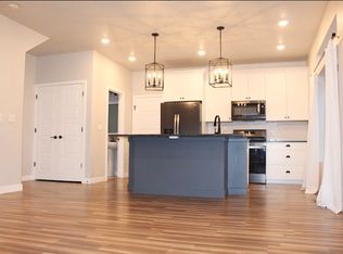 246 S Meadowbrook Ct, Saratoga Springs, UT 84045