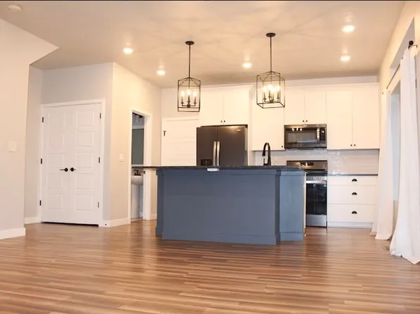 246 S Meadowbrook Ct, Saratoga Springs, UT 84045