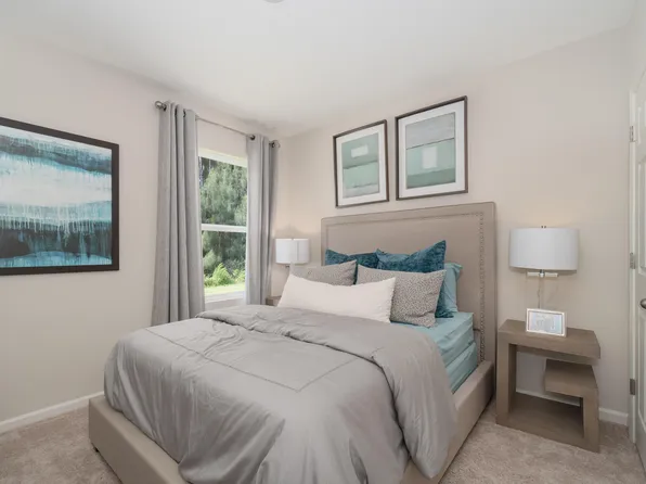 5573 NW Cruzan Avenue, Port St Lucie, FL 34986