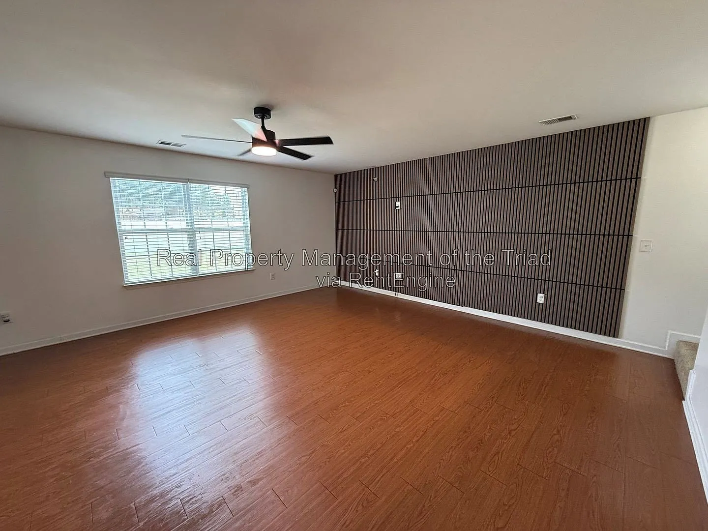 4 bed, 2.5 bath, 2800 sqft, $2,495 — Photo 2