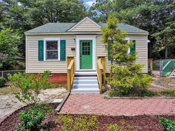 827 Anarine Rd, Fayetteville, NC 28303