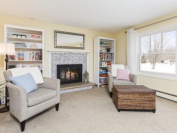 5th image of 633 Belmont Ct