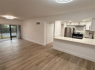 5845 Washington St APT 65, Hollywood, FL 33023