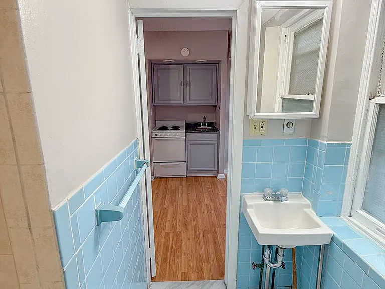 1121 Spruce St — Photo 19