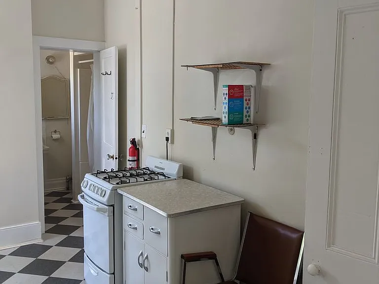 125 W Green St — Photo 18