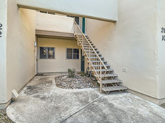 4th image of 11333 N 92nd St Unit 2043