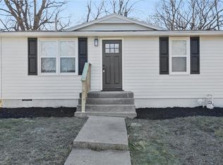 705 E Shady Ln, Harrisonville, MO 64701