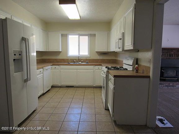 2nd image of 3000 N Vista Cir