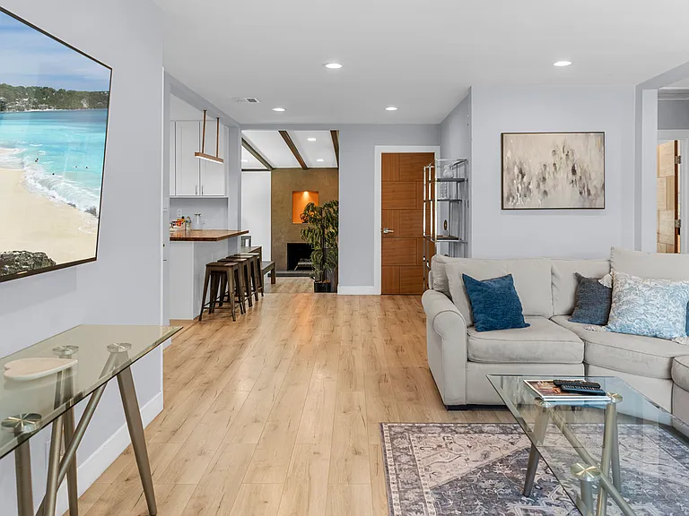 18033 Duncan St — Photo 45