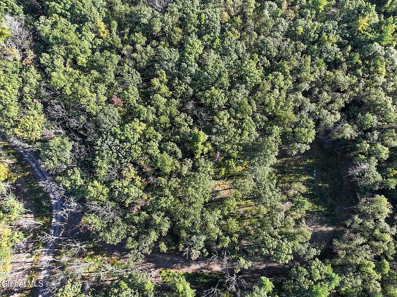 3rd image of L9.100 Reilly Road